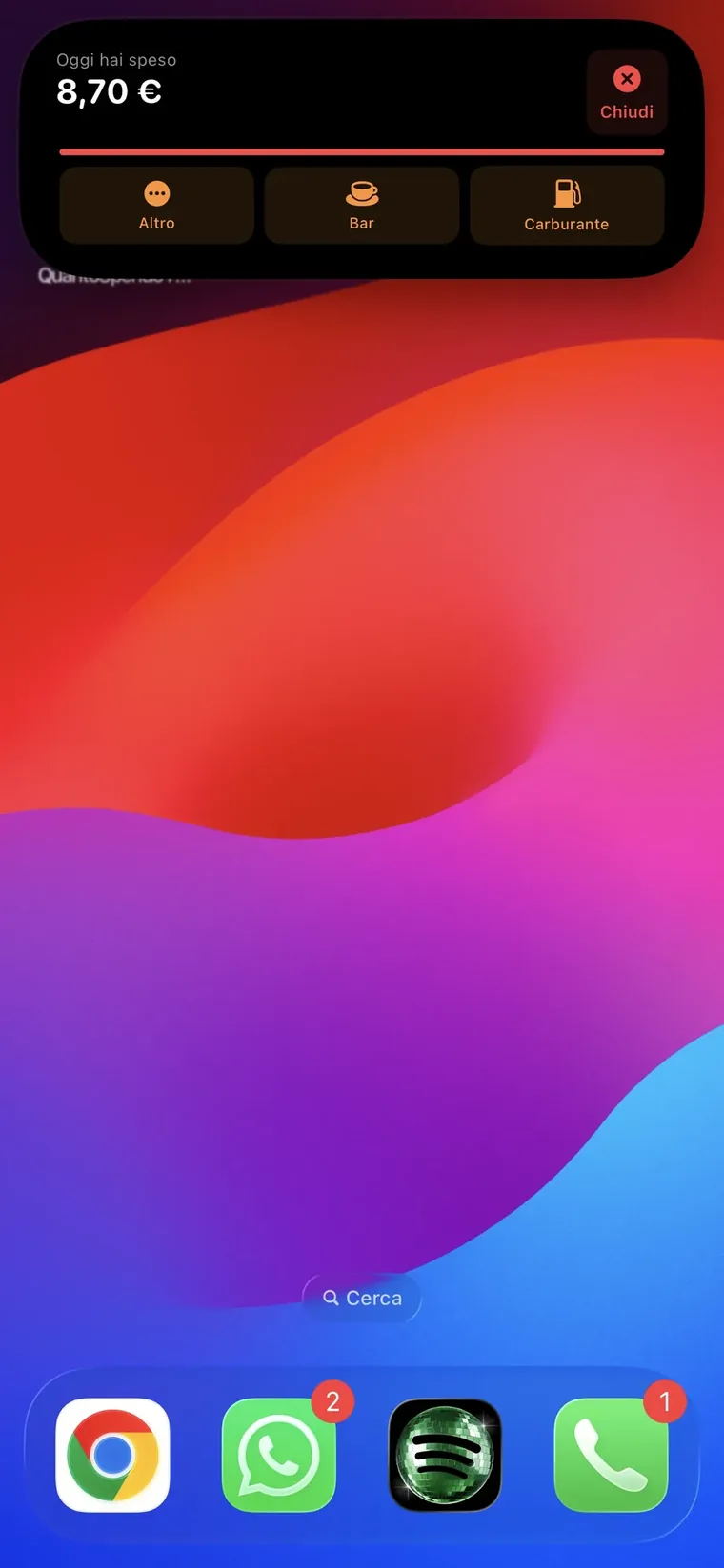 Dynamic Island di iPhone espansa con la modalità spesa di QuantoSpendo: Oggi hai speso 8,70 euro e i bottoni rapidi Altro, Bar e Carburante
