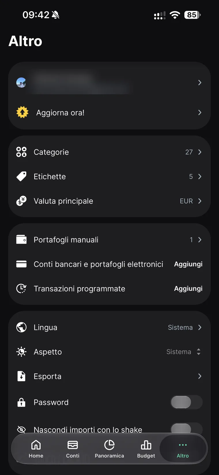 Sezione Altro di Spendee con categorie, etichette, valuta principale, portafogli manuali, conti bancari, transazioni programmate, lingua, aspetto, esporta e password