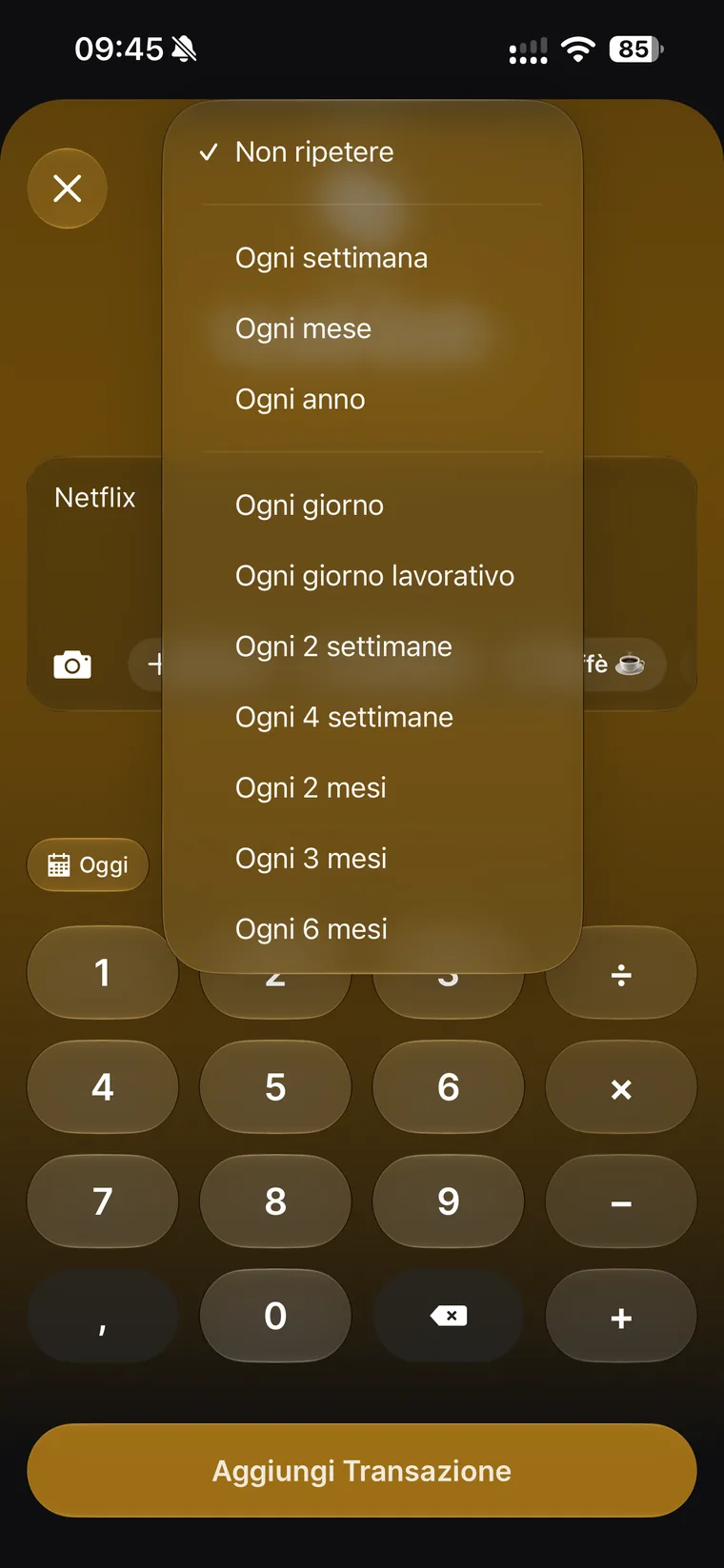 Elenco delle frequenze di ripetizione in Spendee: Non ripetere, Ogni settimana, Ogni mese, Ogni anno, Ogni giorno, Ogni giorno lavorativo, Ogni 2 settimane, Ogni 4 settimane, Ogni 2 mesi, Ogni 3 mesi, Ogni 6 mesi
