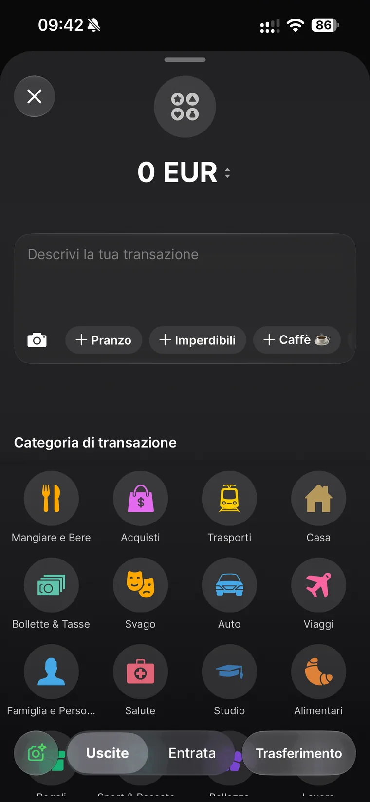 Schermata di una nuova transazione in Spendee con il campo descrizione, le etichette rapide, la griglia delle categorie di transazione e il selettore Uscite, Entrata e Trasferimento