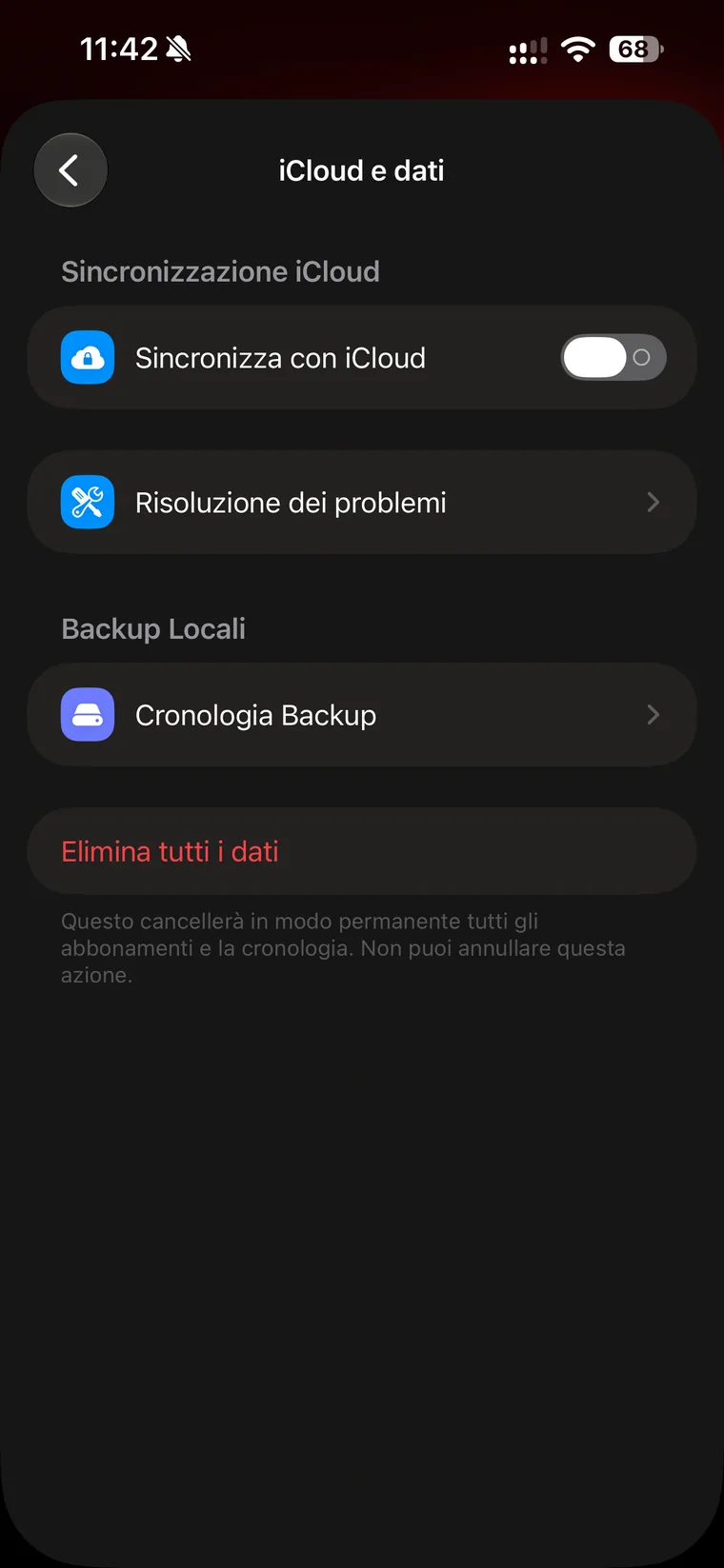 Schermata iCloud e dati di Subo con l'interruttore Sincronizza con iCloud disattivato, la voce Risoluzione dei problemi, la sezione Backup Locali con Cronologia Backup e il comando per eliminare tutti i dati